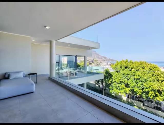 6 BEDROOM HOUSE TO LET IN CAMPS BAY